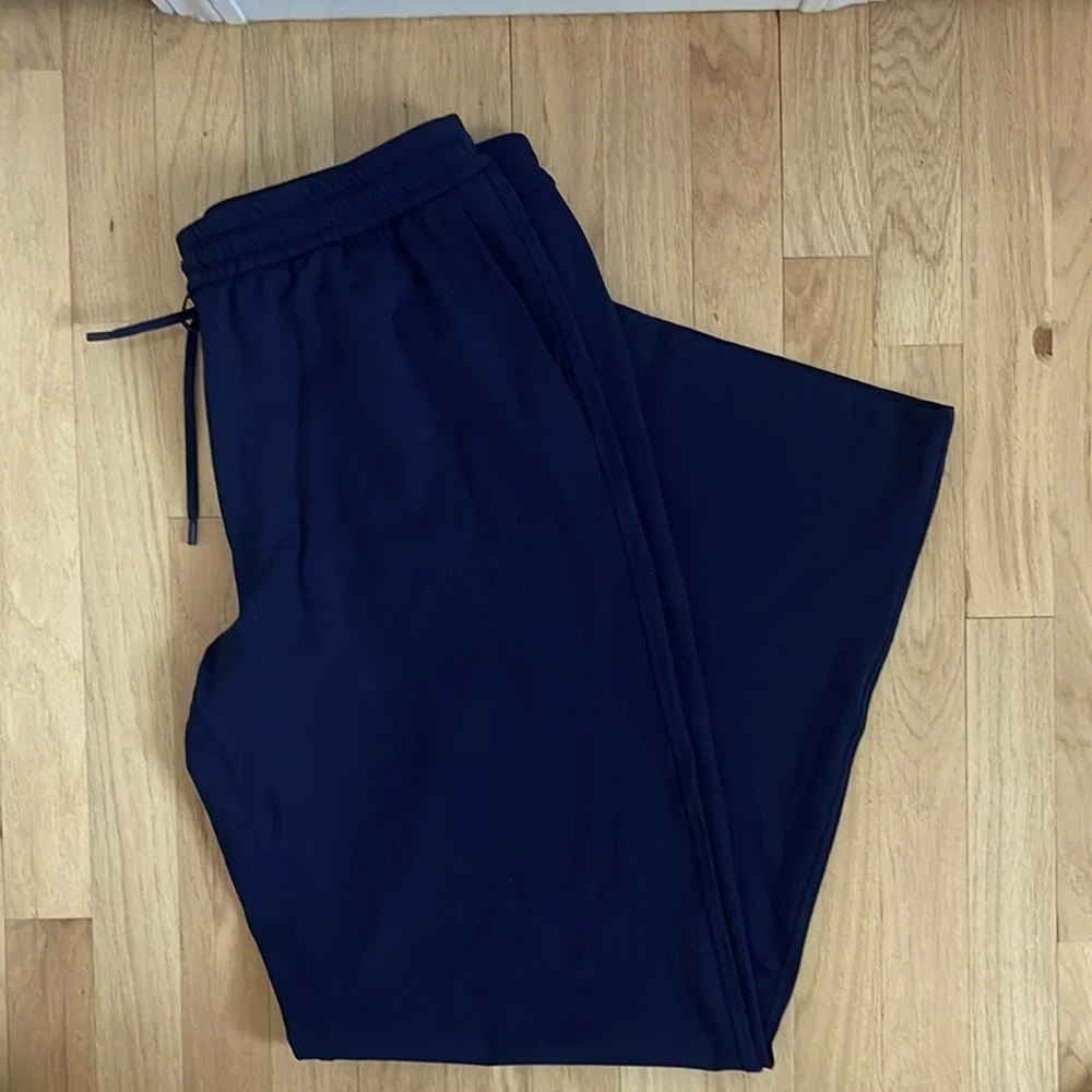 lululemon athletica Straight Leg Pants in Navy